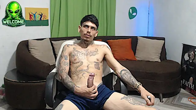 Pokazy przed kamerką – alpha_zom