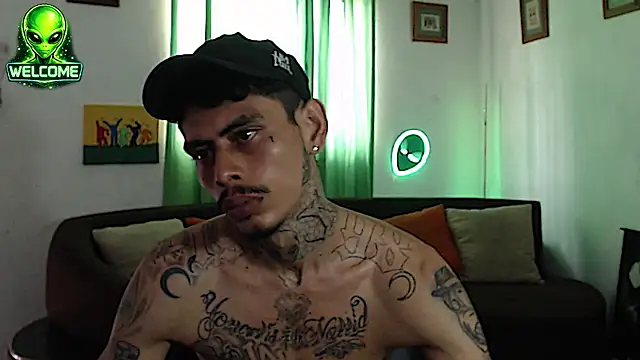 alpha_zom – webcam-show