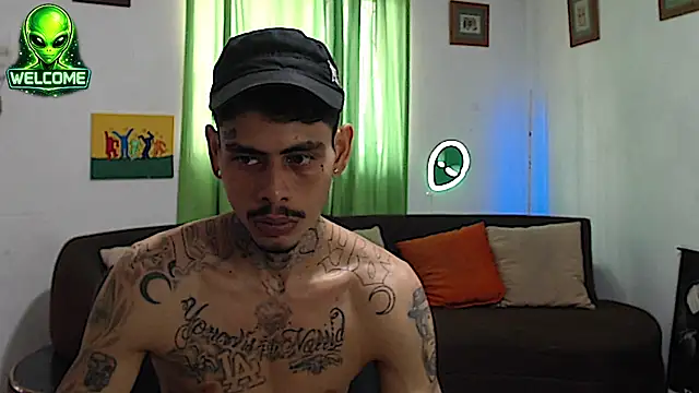 alpha_zom Adlı Modelin Web Kamerası Şovu