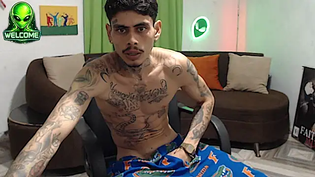 alpha_zom Webcam show