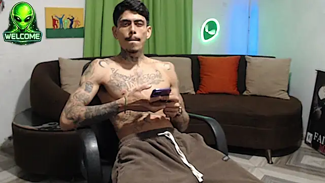alpha_zom webcam show