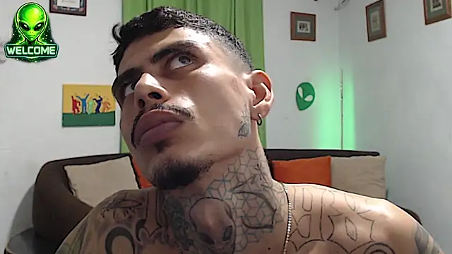 alpha_zom's Webcam Show