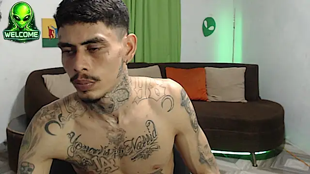 alpha_zom Show in webcam