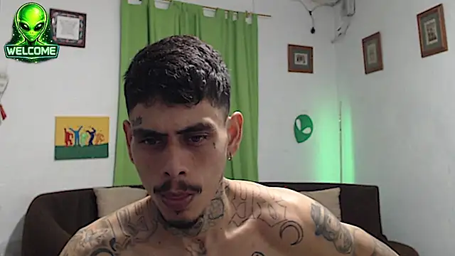 alpha_zom's Webcam Show