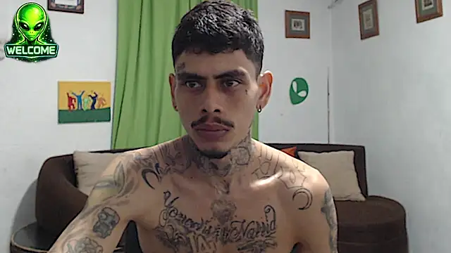 alpha_zom Webcamshow