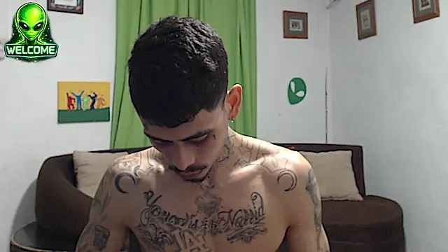alpha_zom webcam show