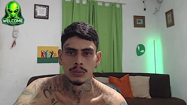 alpha_zom Webcam show