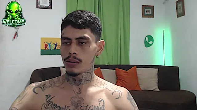 alpha_zom Webcamshow