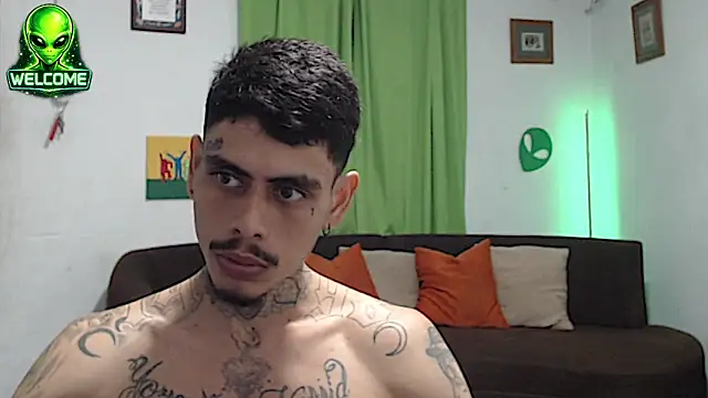 alpha_zom's Webcam Show