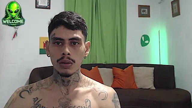 alpha_zom 在線直播表演