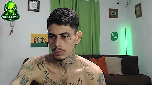 alpha_zom Show in webcam