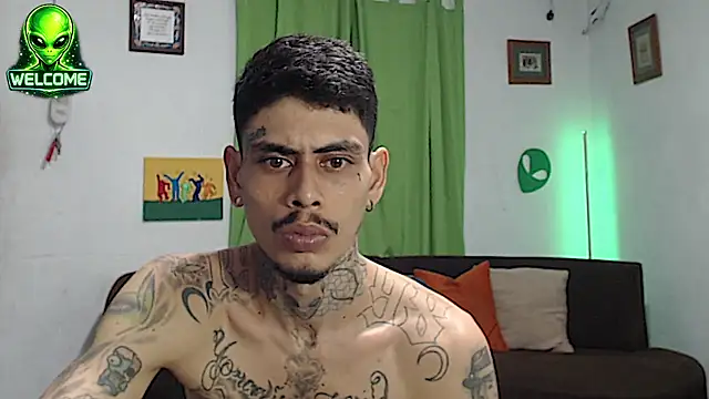 alpha_zom – webcam-show