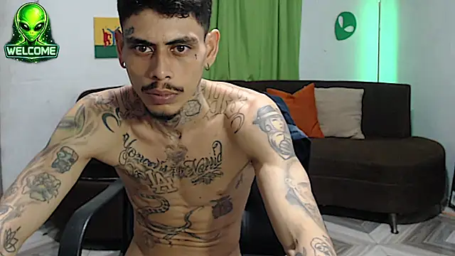 alpha_zom Show in webcam