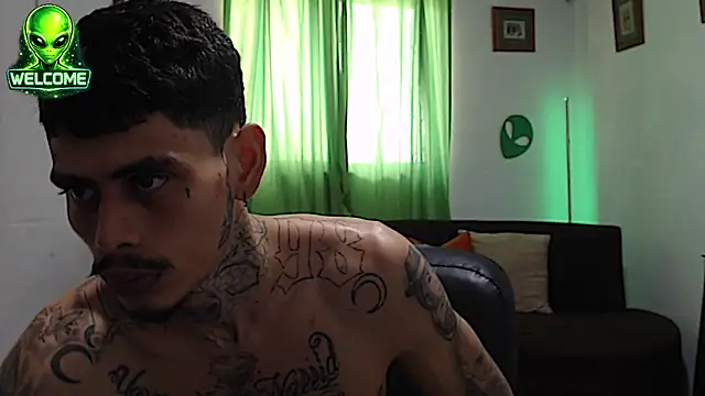 alpha_zom webcam show