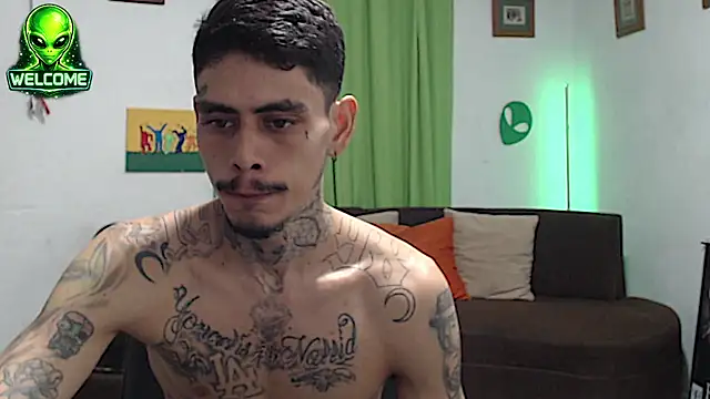 alpha_zom Webcam show