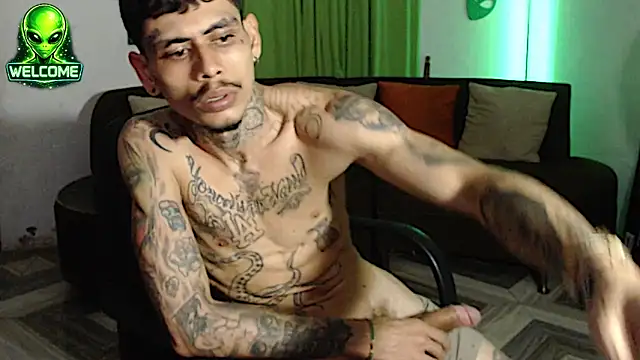 alpha_zom's Webcam Show