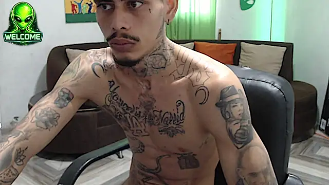 alpha_zom – webcam-show