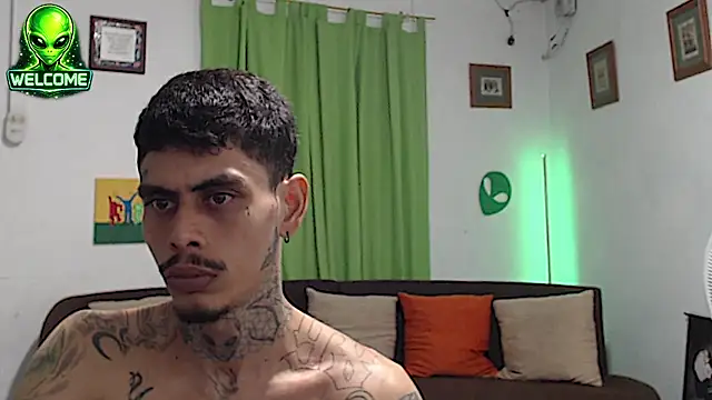 alpha_zom Show in webcam
