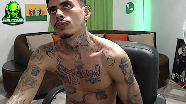 alpha_zom Show in webcam