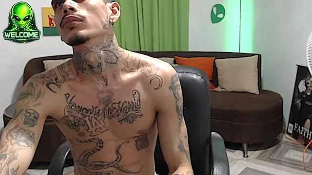alpha_zom Show in webcam