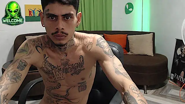 alpha_zom Show in webcam