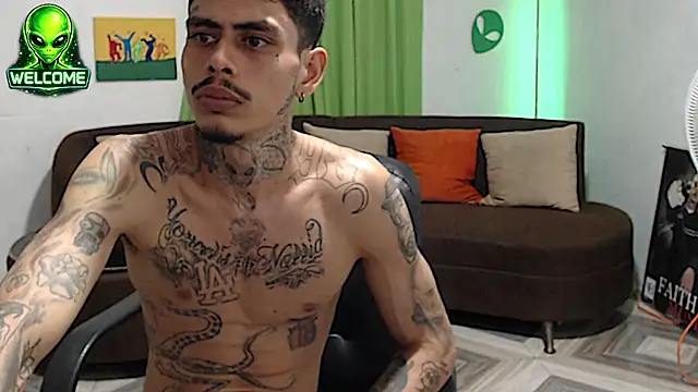 alpha_zom – webcam-show