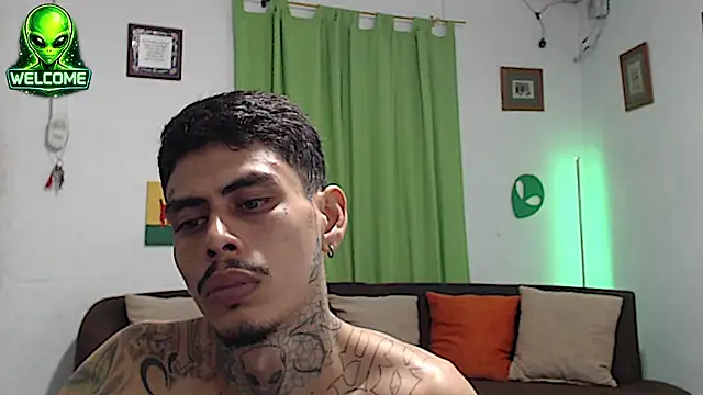 alpha_zom Adlı Modelin Web Kamerası Şovu