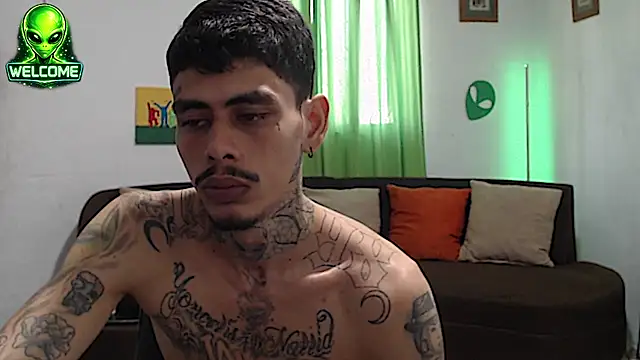alpha_zom Webcam Show