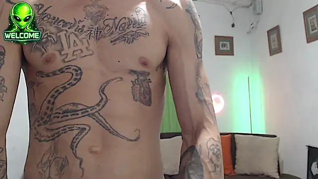 alpha_zom Webcam Show