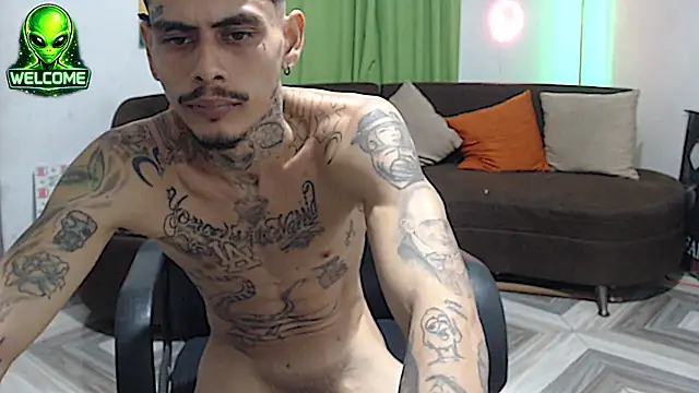 alpha_zom Show in webcam