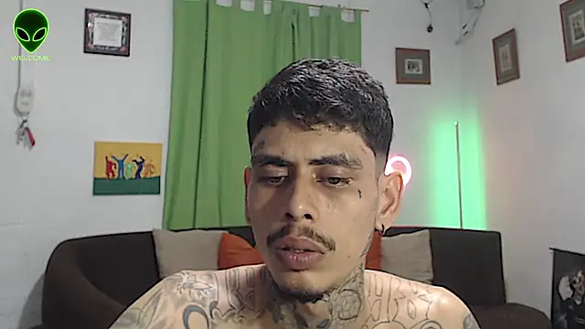 عرض كام alpha_zom