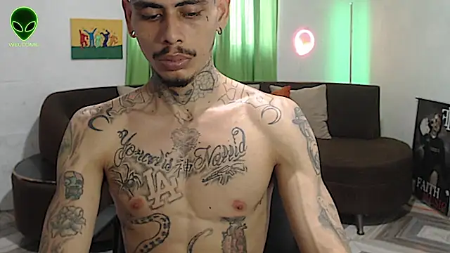 alpha_zom's Webcam Show