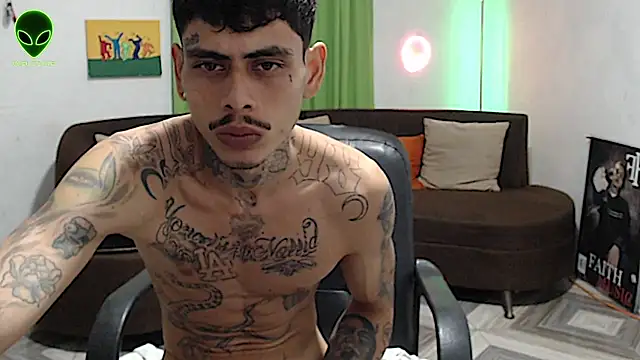 alpha_zom Pertunjukan Webcam