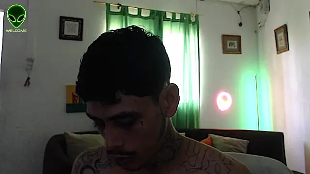 alpha_zom's Webcam Show