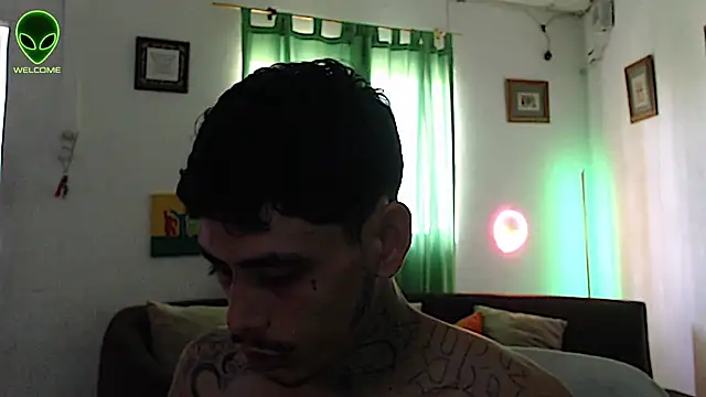 alpha_zom Show in webcam
