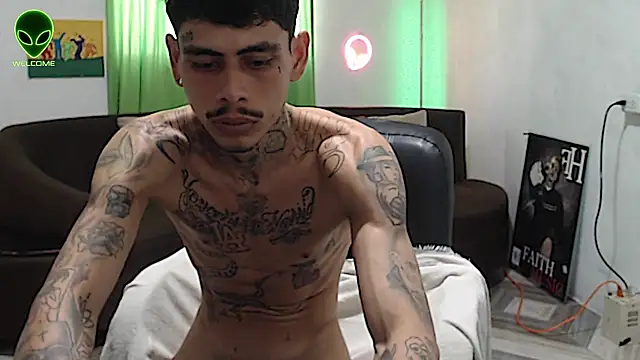 alpha_zom Pertunjukan Webcam