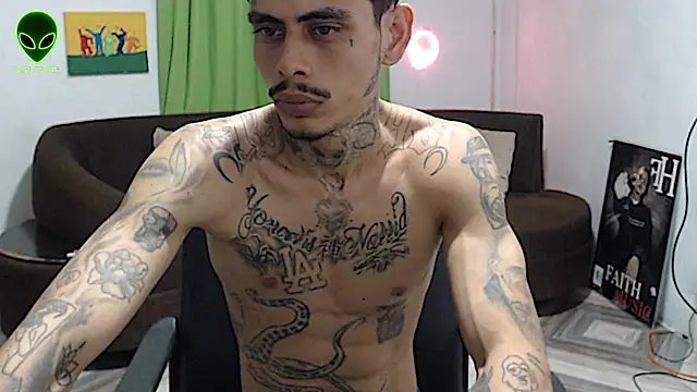 alpha_zom Webcam Show