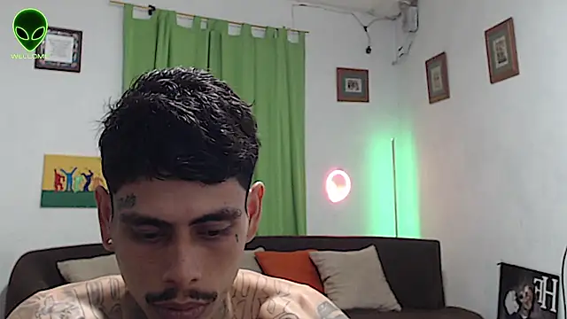 alpha_zom Show in webcam