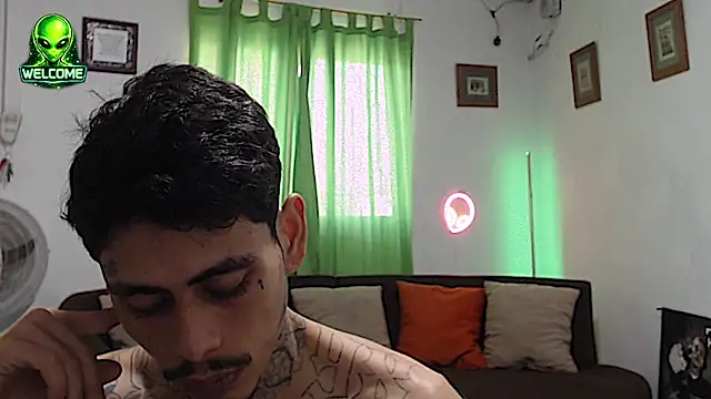alpha_zom Adlı Modelin Web Kamerası Şovu