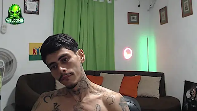 عرض كام alpha_zom