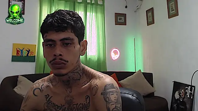 alpha_zom Pertunjukan Webcam