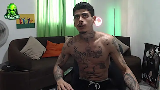 alpha_zom Pertunjukan Webcam