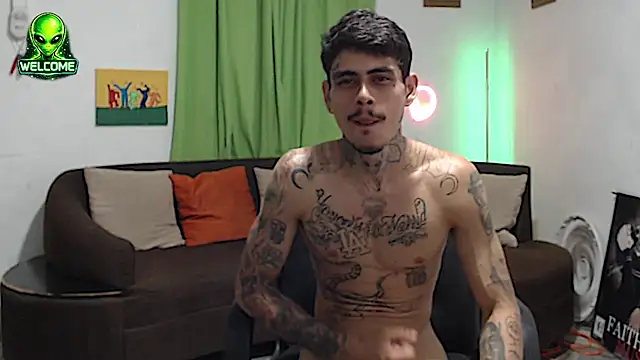 alpha_zom's Webcam Show
