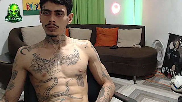 alpha_zom – webcam-show
