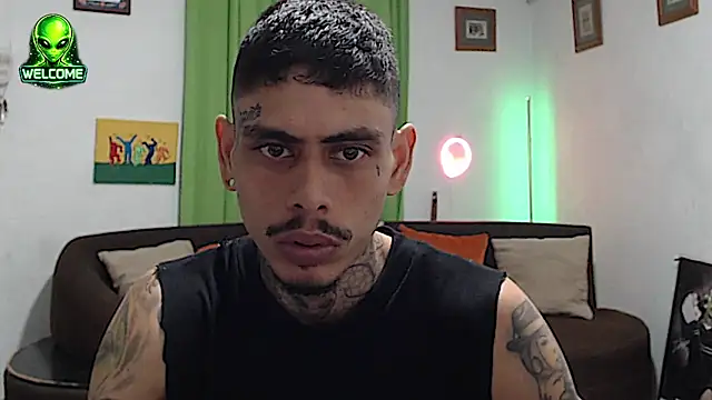 alpha_zom webcam show