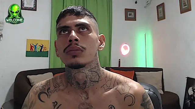 alpha_zom Pertunjukan Webcam