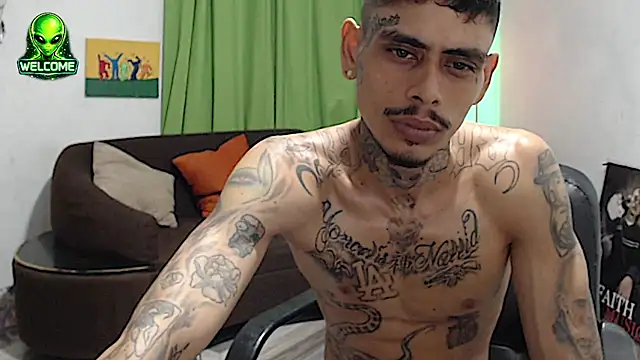alpha_zom Pertunjukan Webcam