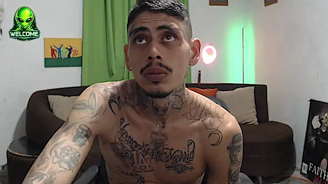alpha_zom – webcam-show