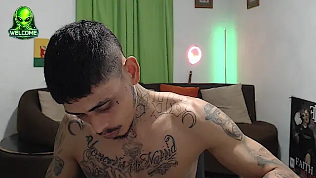 alpha_zom – webcam-show