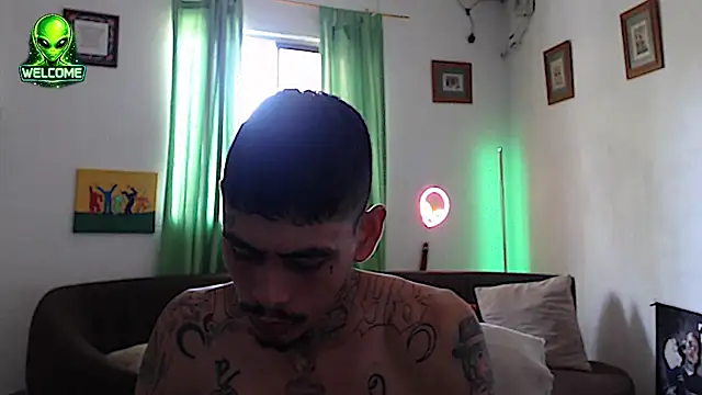 alpha_zom Webcamshow
